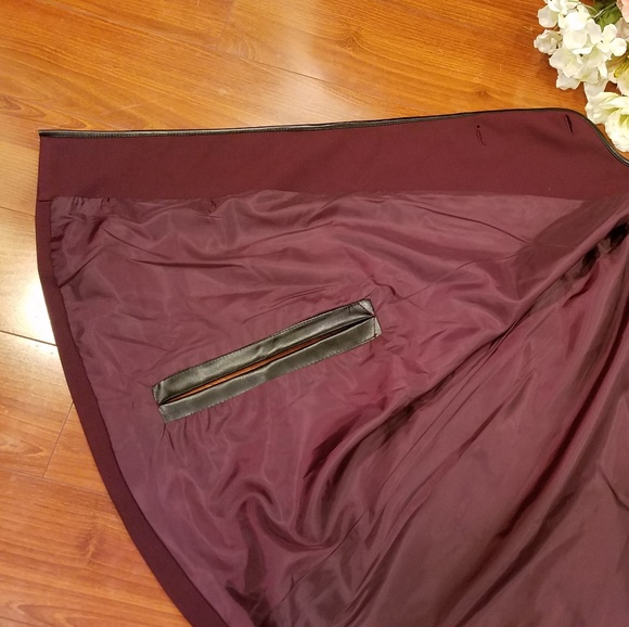 Anne Klein Burgandy Cape Large - Picture 5 of 8